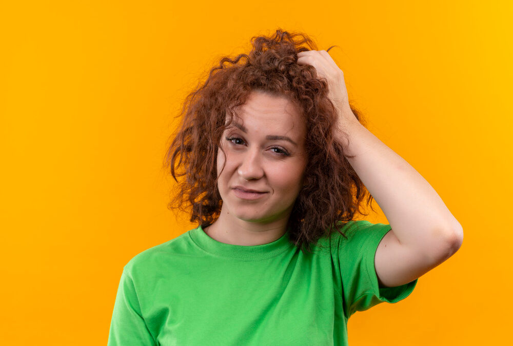 ¿Por qué se encrespa el cabello y cómo evitarlo?